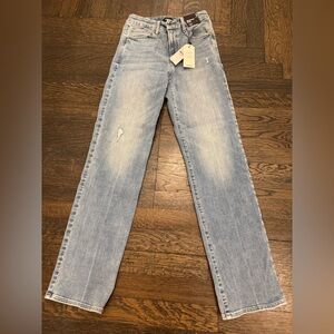 Modern straight high rise ultra hyper stretch jeans. Fits sizes 0-4. NWTs.